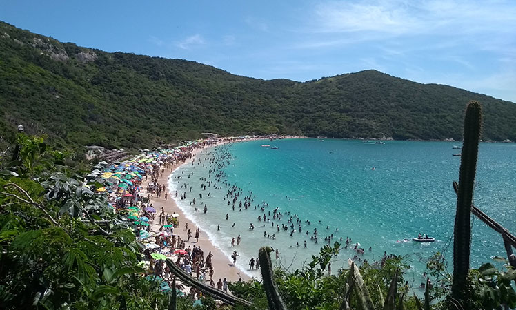 Conheça as praias de Arraial do Cabo, o Caribe brasileiro